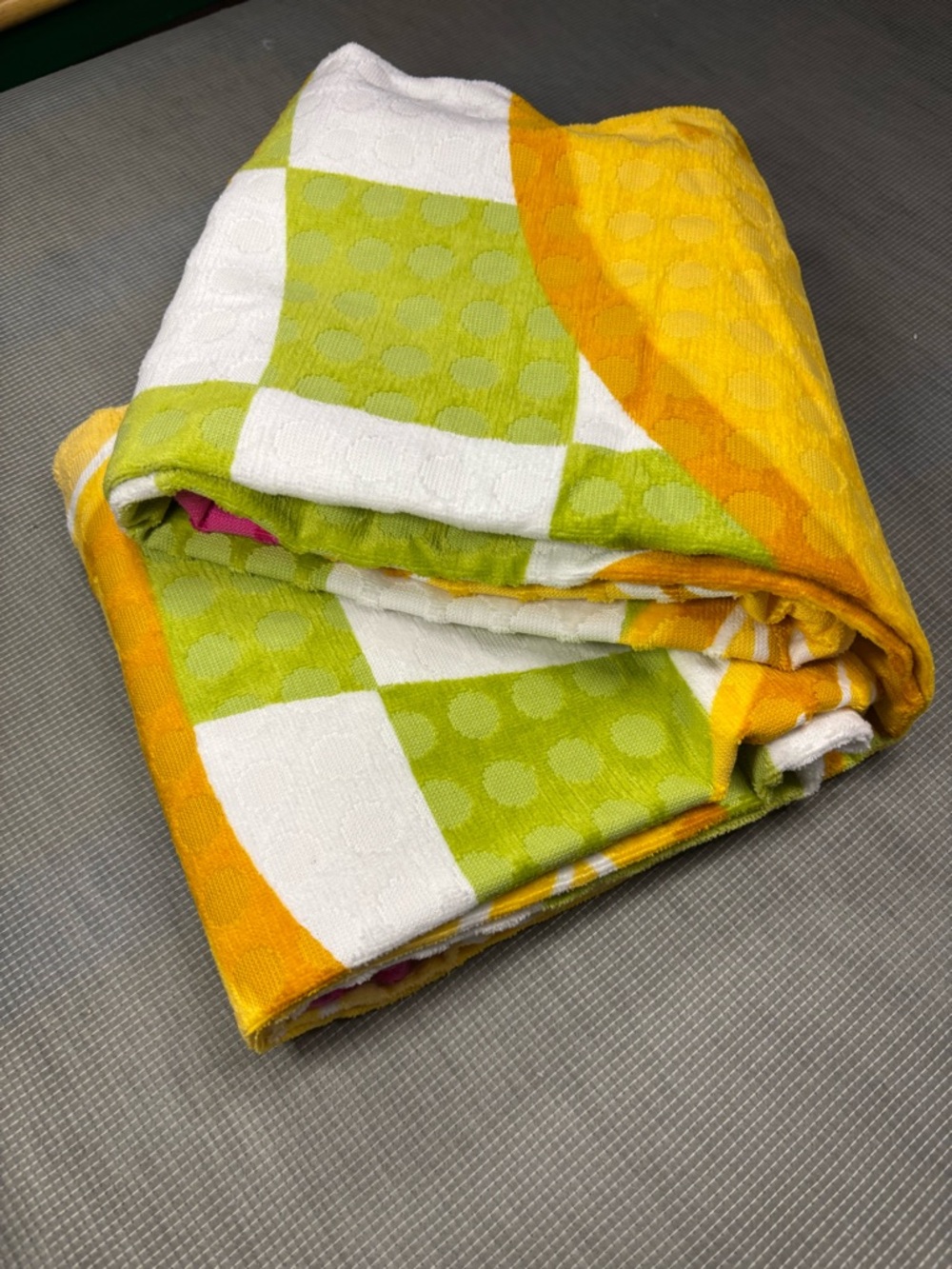 Better Homes And Gardens Bright Citrus Beach Towels - Yellow, Pink, Green, White - Picture 7 of 10